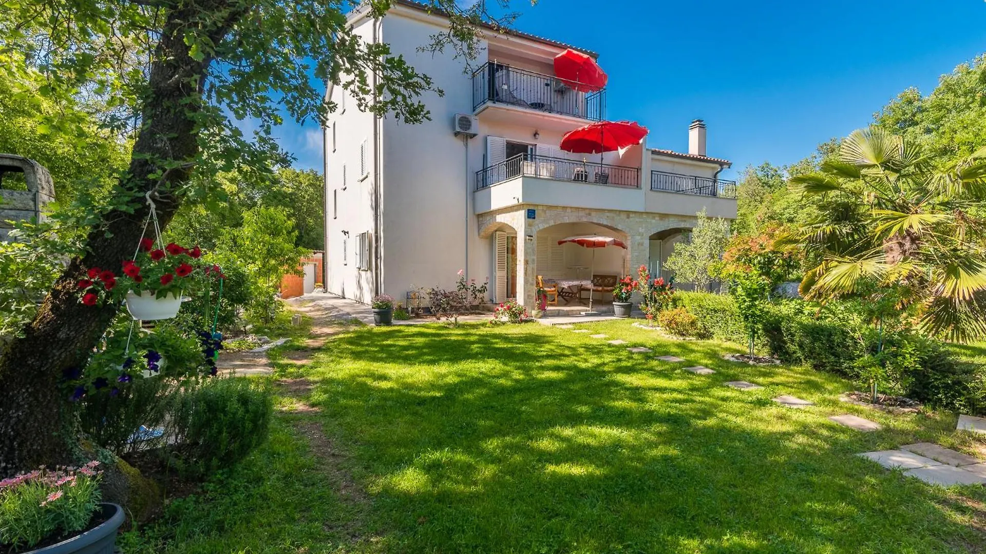 Apartments Ana Zupanje