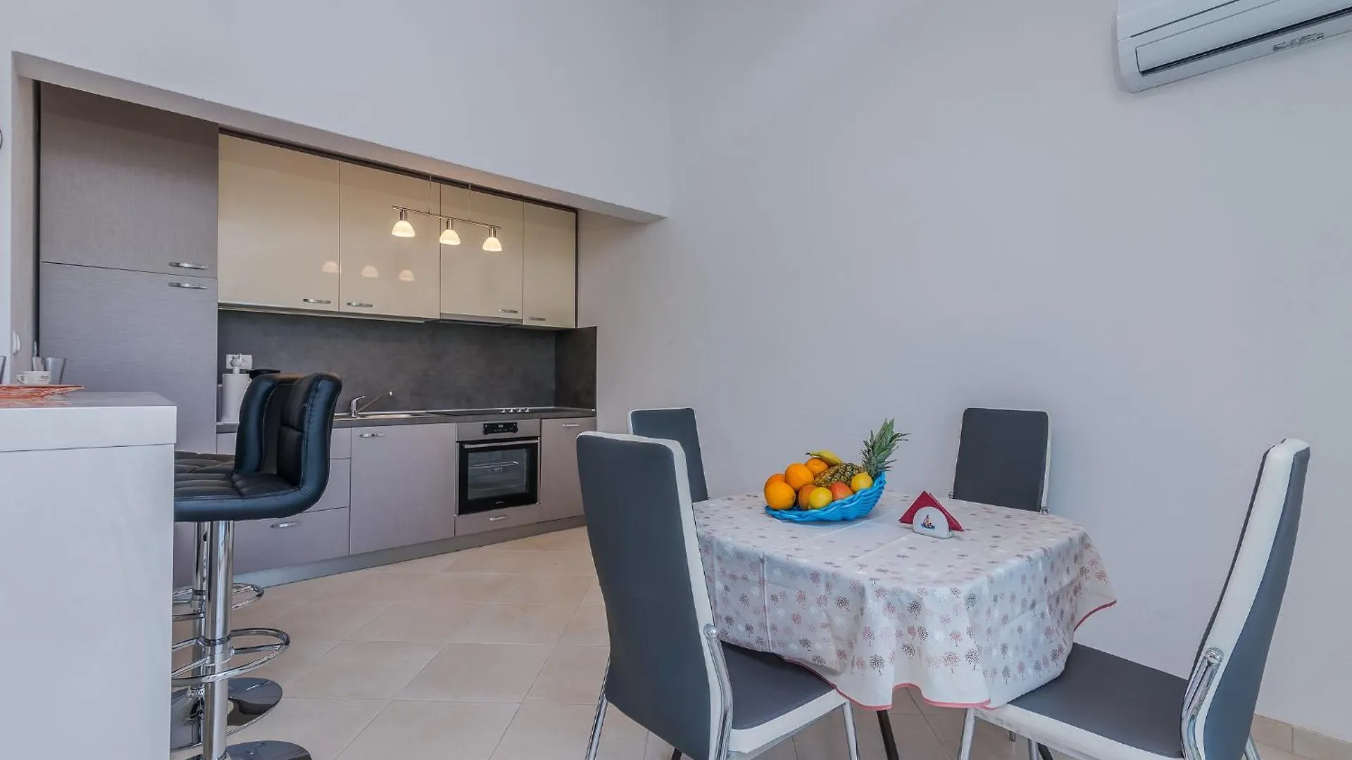 Apartments Ana Zupanje